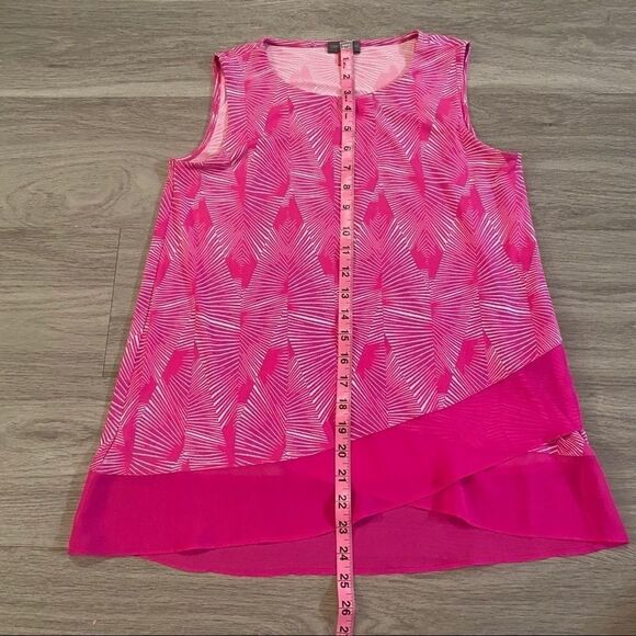 VInce Camuto Pink patterned sleeveless tan… - Picture 4 of 6